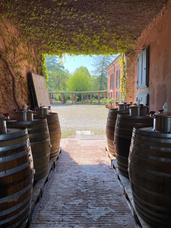 Tenuta Pizzone Wine Resort Rivanazzano Terme Exteriör bild