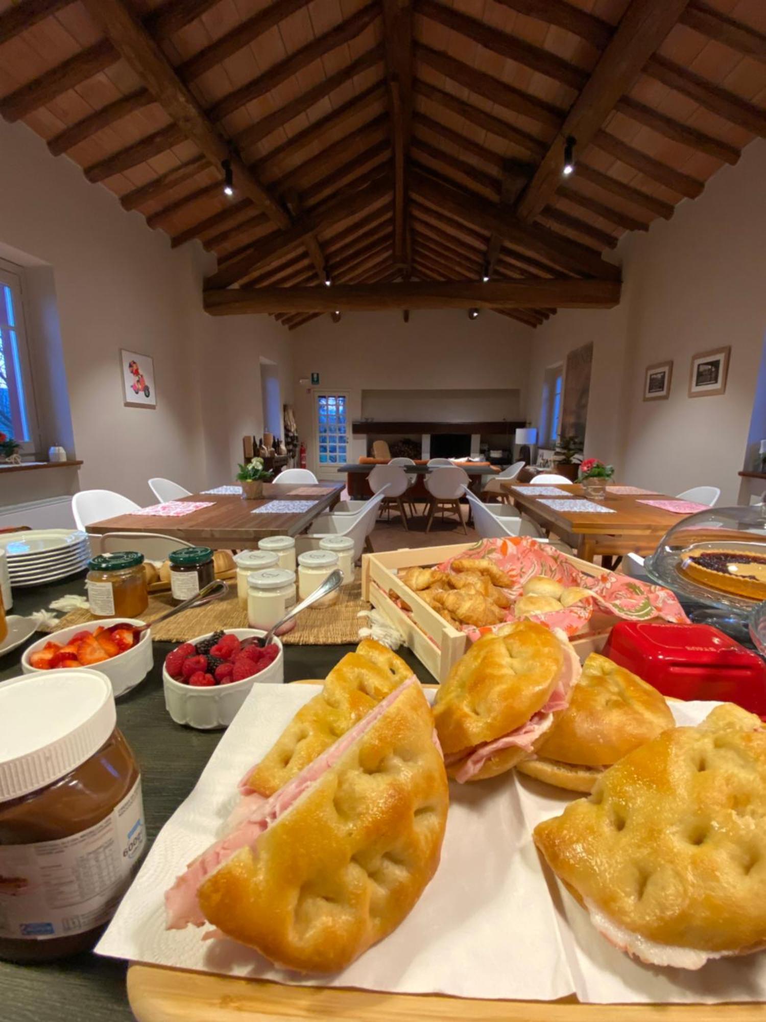 Tenuta Pizzone Wine Resort Rivanazzano Terme Exteriör bild